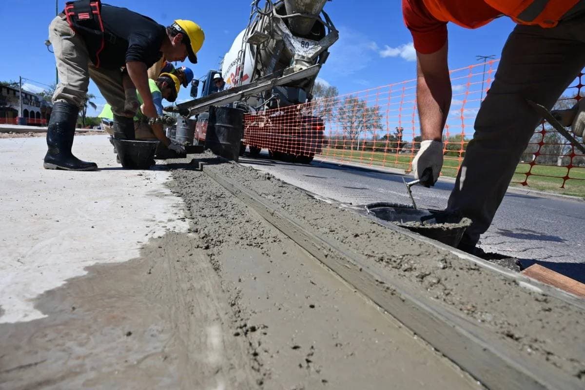 Avanza el proceso de hormigonado en las plazoletas de Avenida Parque - imagen de origen