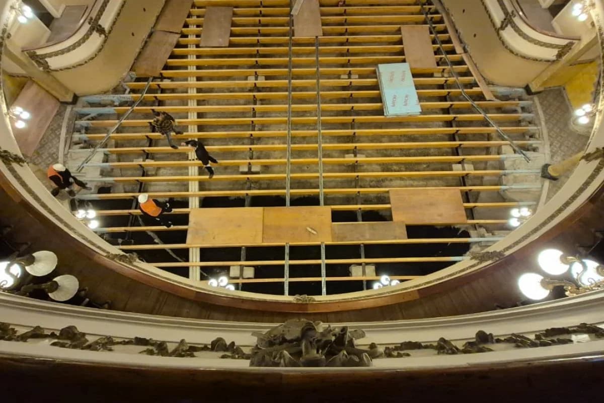 La reconstrucción de la estructura y del piso del Teatro Gualeguaychú está en su etapa final - imagen de origen