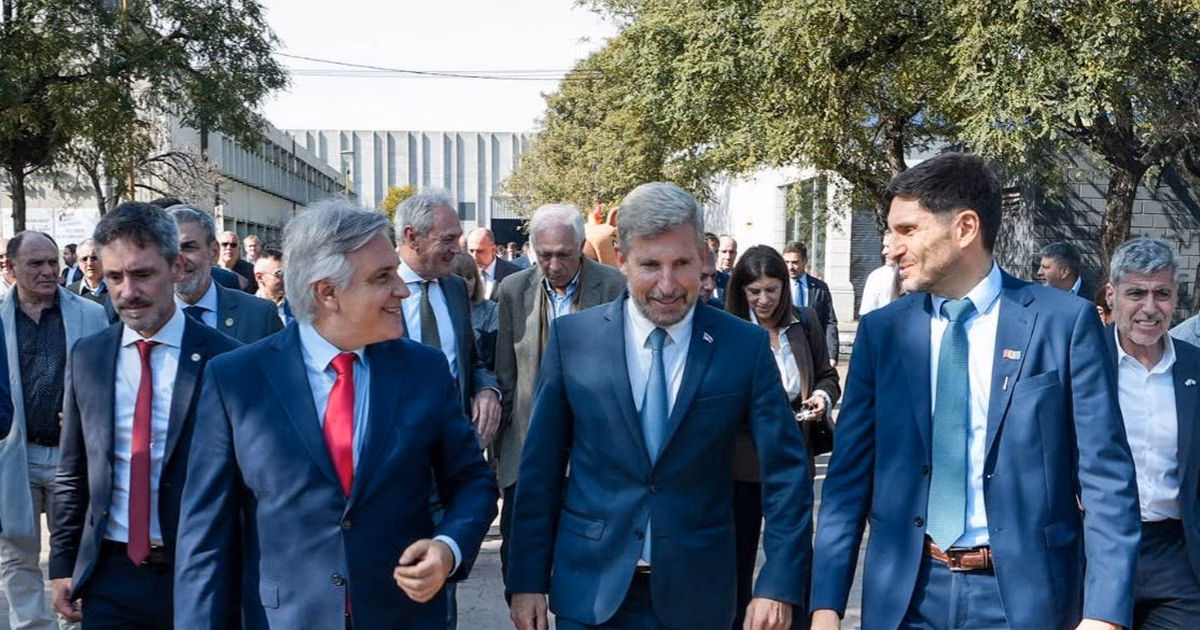 Martín Llaryora, Pullaro y Frigerio visitan a Santilli: la reforma electoral, en la agenda con tinta invisible - imagen de origen