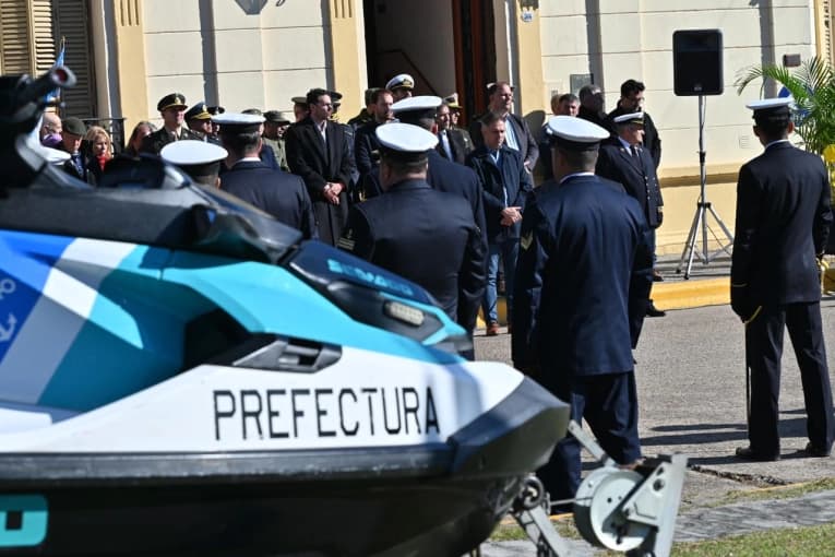 La Prefectura Naval Argentina conmemoró sus 216 años con un fuerte llamado a la vocación de servicio - imagen de origen