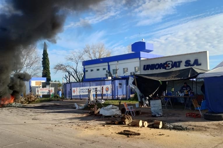 Despidos en UnionBat: la secretaría de Trabajo convocó a conciliación para el jueves - imagen de origen