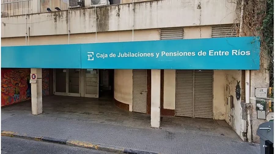 Aumentaron un 40% los trámites para jubilarse en Entre Ríos y la Caja abrió atención los sábados | Análisis - imagen de origen