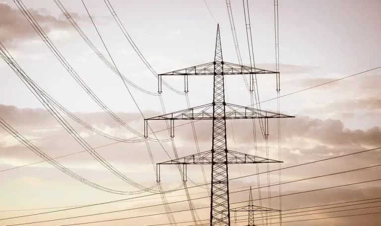 Aprobaron el nuevo cuadro tarifario de la energía eléctrica para Entre Ríos - imagen de origen