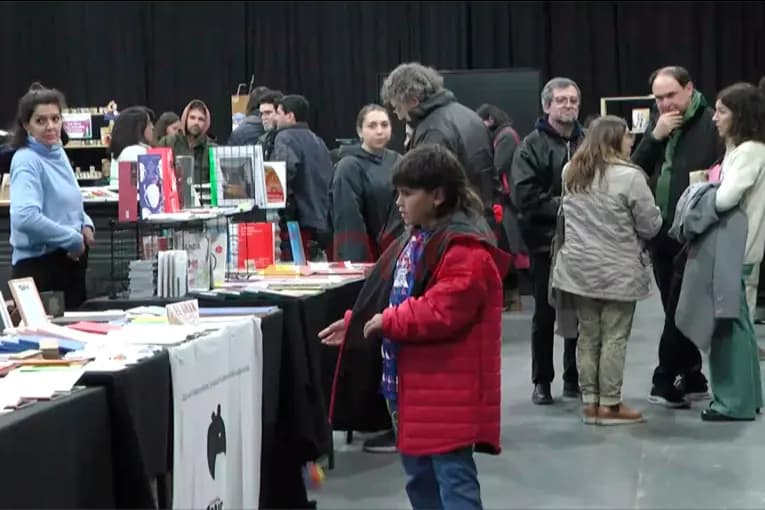 Escritoras entrerrianas presentaron sus obras y valoraron la edición 2026 de la Feria del Libro Paraná Lee - imagen de origen