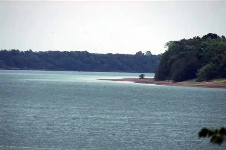 Preocupa la crecida del río Uruguay en Corrientes: sube 4 centímetros por hora - imagen de origen