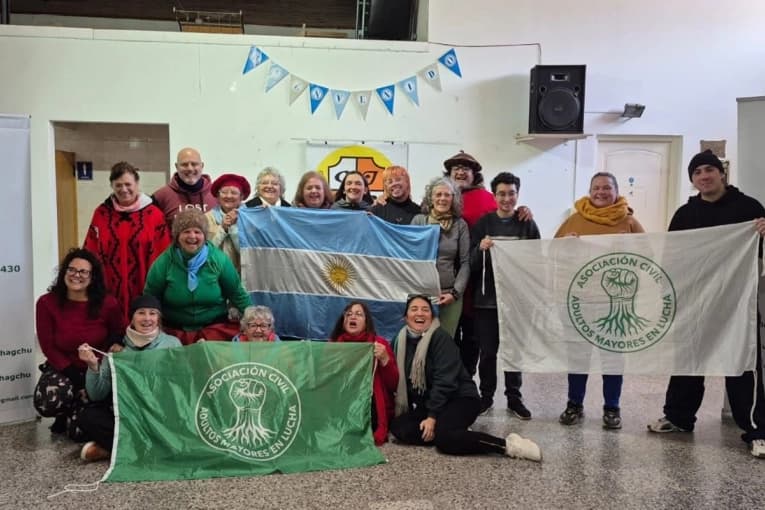 Con gran éxito, los adultos mayores de la ciudad concluyeron un taller de teatro de la UADER - imagen de origen