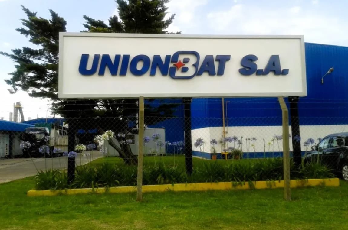 Una empresa del Parque Industrial de Gualeguaychú despidió a 100 trabajadores - Dos Florines - imagen de origen