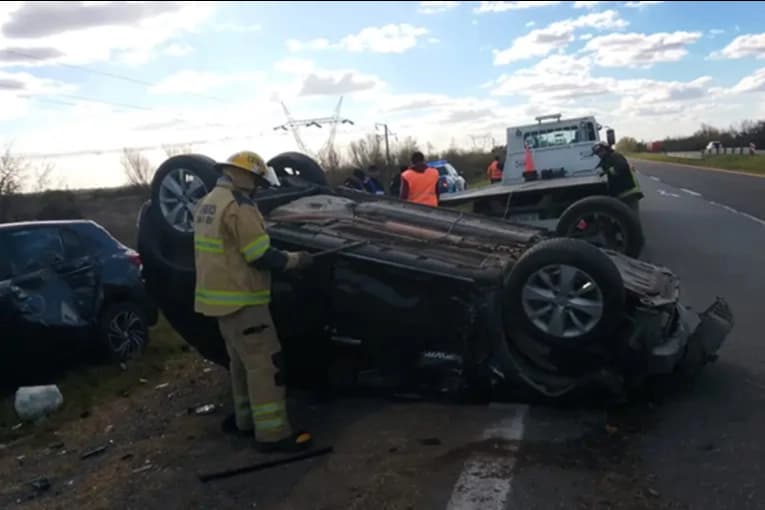 Un hombre de 79 años resultó herido tras provocar un choque y vuelco en la Ruta 12 - imagen de origen