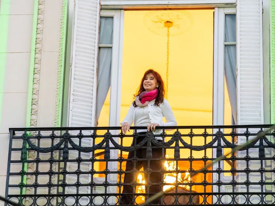 El monto actualizado del decomiso a Cristina Kirchner y a otros condenados sería de $898.000 millones - imagen de origen