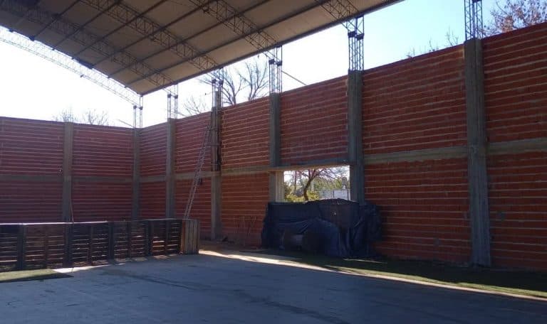 El Club Ferrocarril lanza su campaña para la reconstrucción del piso del gimnasio - imagen de origen