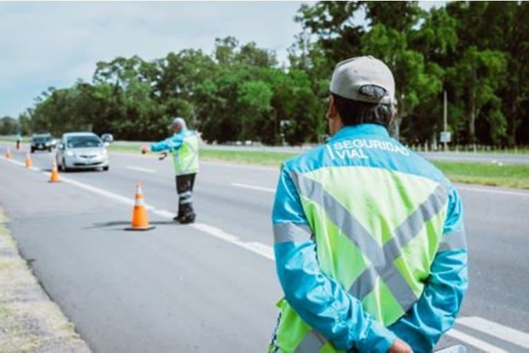 Refuerzan controles en rutas por vacaciones de invierno con operativos sorpresa - imagen de origen