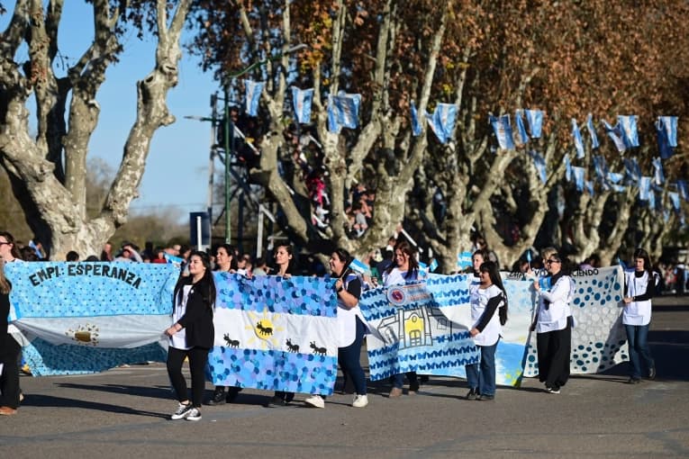 Abrió la convocatoria para participar del tradicional desfile del 9 de Julio - imagen de origen