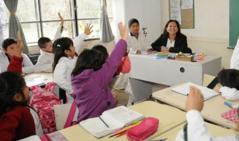 El Gobierno aseguró que el 75 por ciento de los docentes concurrió a trabajar a pesar del paro - imagen de origen