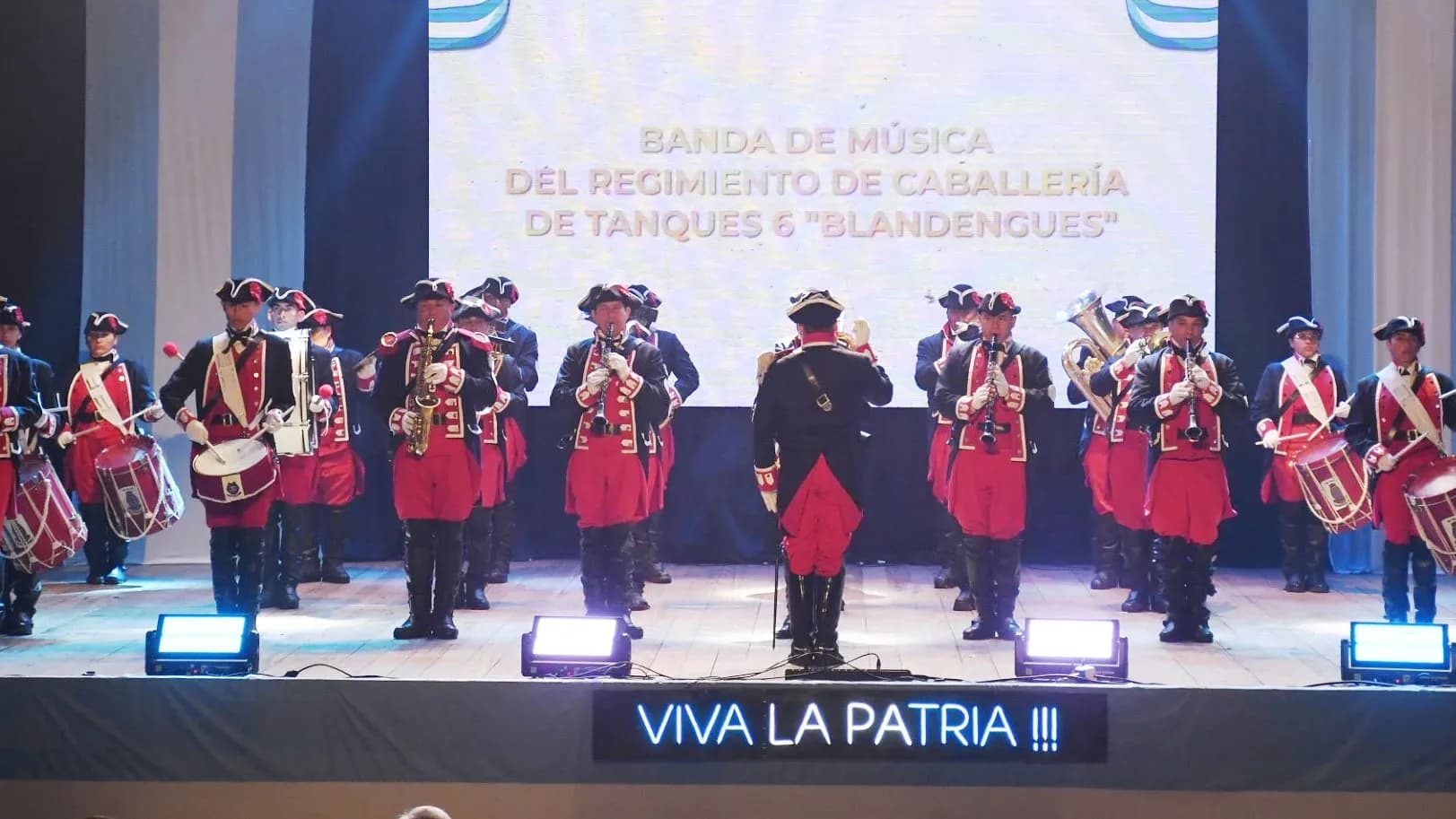 Función cultural de honor por el 210° aniversario de la declaración de la Independencia - imagen de origen