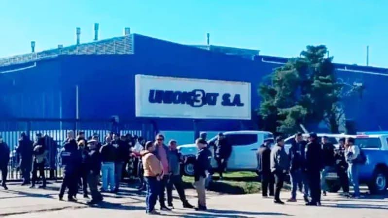 Fábrica de baterías despidió a un centenar de trabajadores en Entre Ríos - imagen de origen