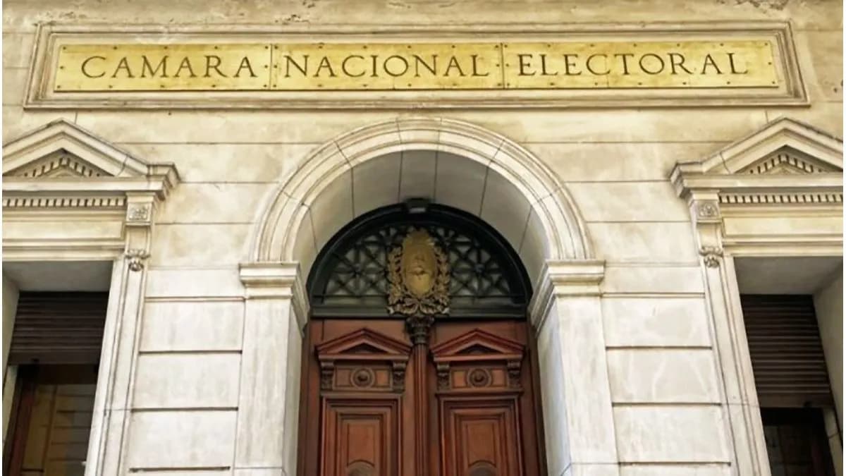 Comerciante chino de Oro Verde logró ciudadanía argentina tras fallo que anuló DNU presidencial - imagen de origen