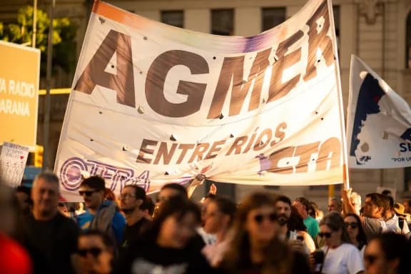 Agmer anticipó un alto acatamiento al paro docente y aseguró que la convocatoria a paritarias "no cambia el clima en las escuelas" - imagen de origen