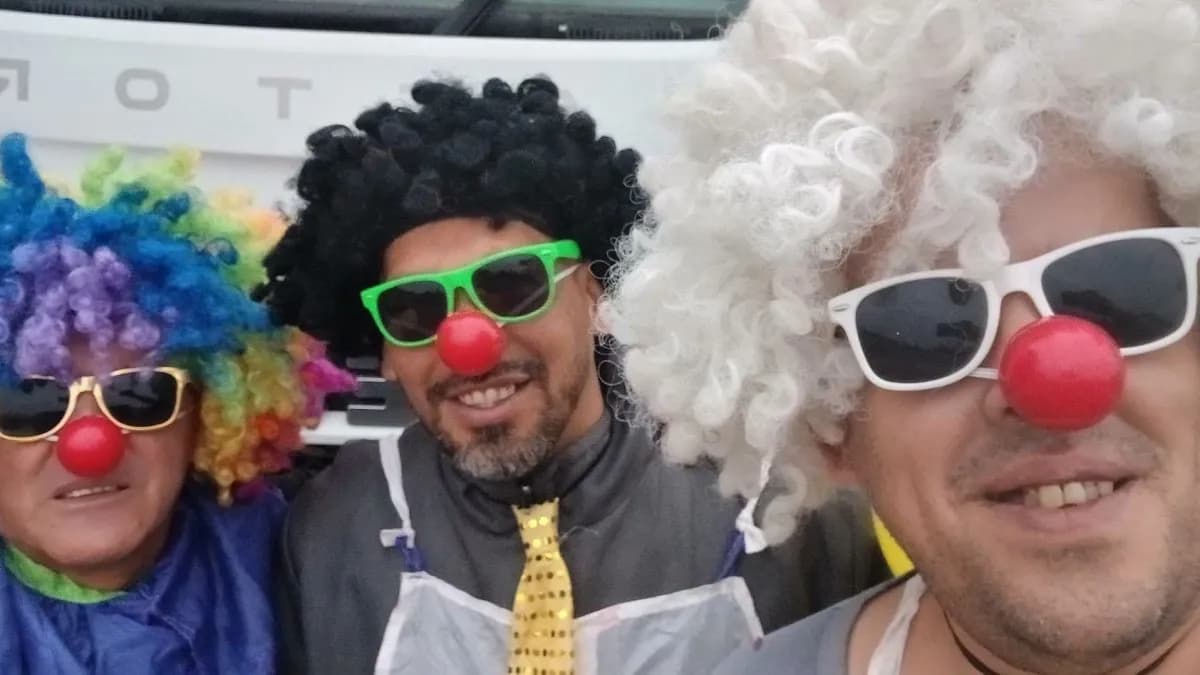 Empleados municipales repartieron golosinas durante la jornada de recolección en Paraná - imagen de origen