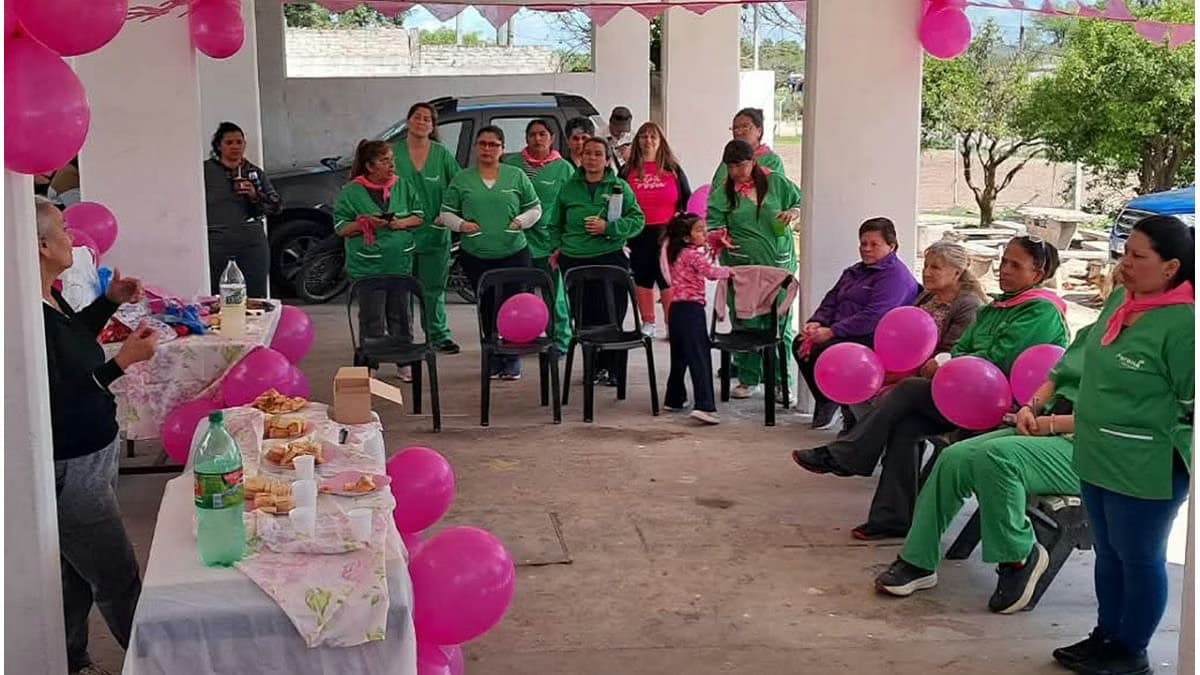 La Municipalidad de Paraná promueve la prevención del cáncer de mama en centros de salud.