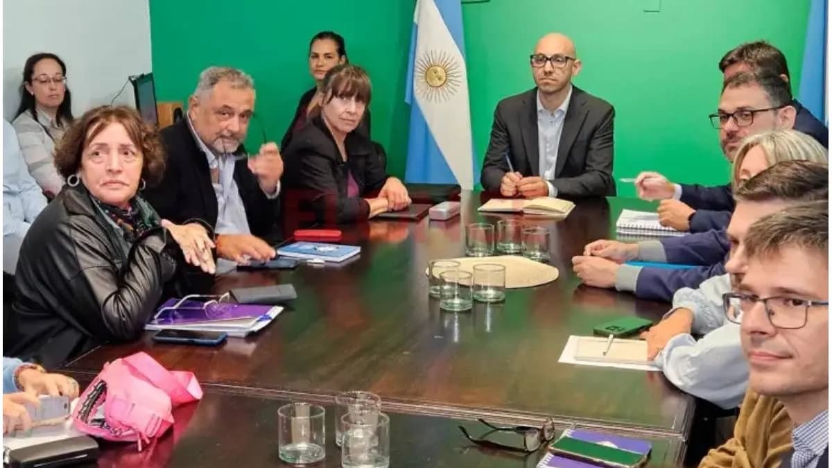 El Gobierno de Entre Ríos convocó a los gremios para reanudar la discusión paritaria - imagen de origen