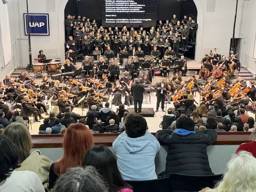 La Sinfónica de Entre Ríos se presentó a sala llena en Libertador San Martín - imagen de origen