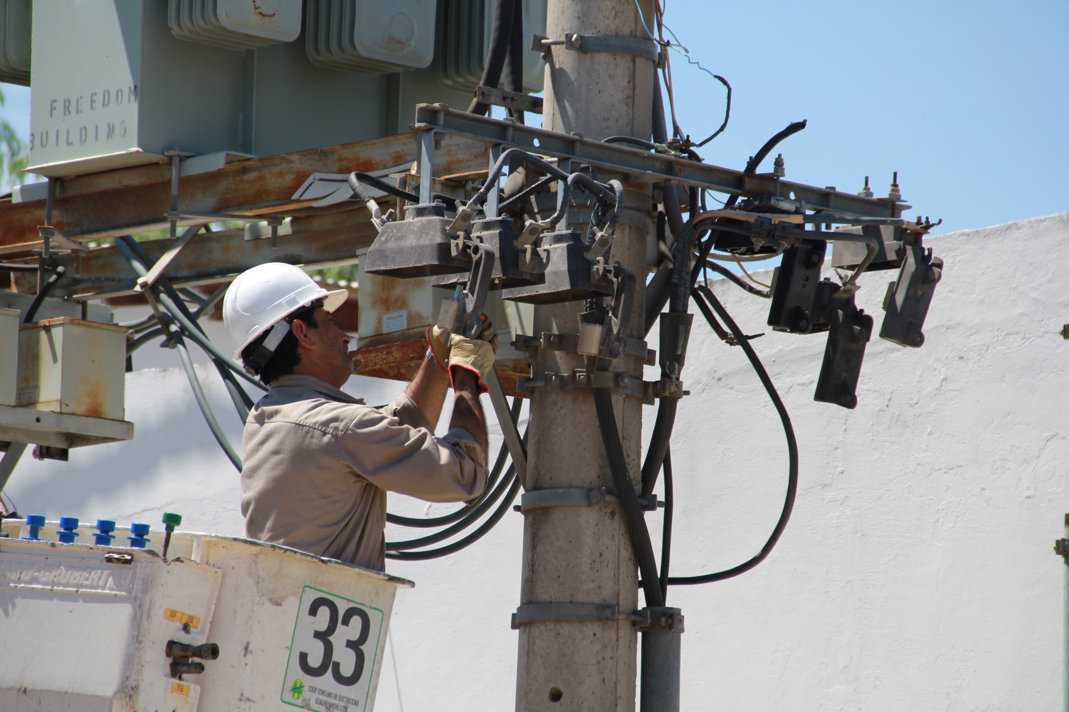 Corte de luz programado: la Cooperativa Eléctrica anunció interrupciones del servicio en cinco zonas para este sábado - imagen de origen