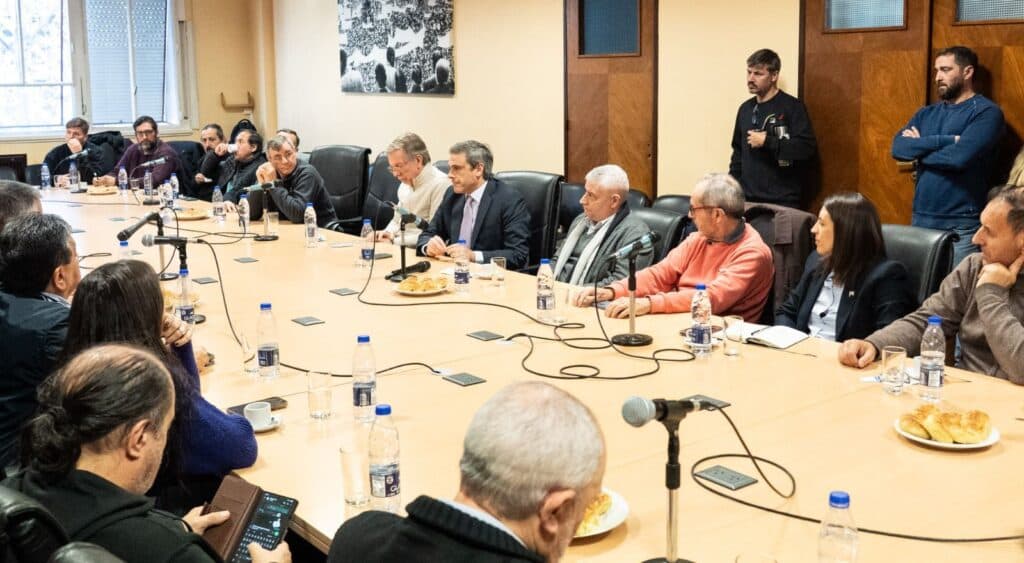Conforman una mesa política‑sectorial por la crisis de Tres Arroyos - imagen de origen