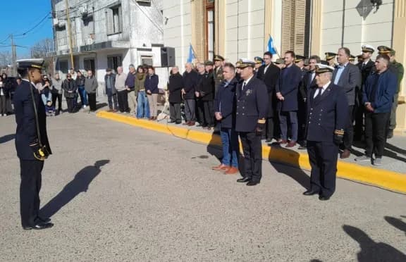Prefectura conmemoró su día en Gualeguaychú y destacó los avances en salud, modernización y reconocimiento al personal - imagen de origen