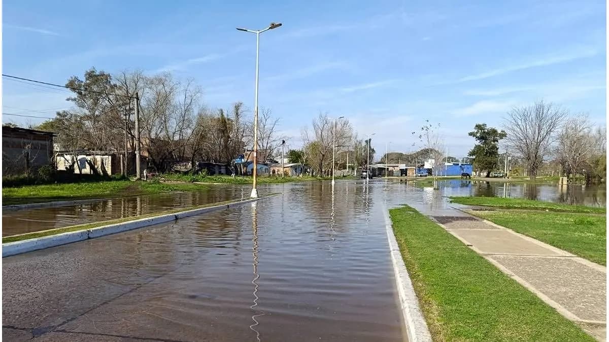 Concordia: comenzaron a evacuar familias por la creciente del río Uruguay - imagen de origen
