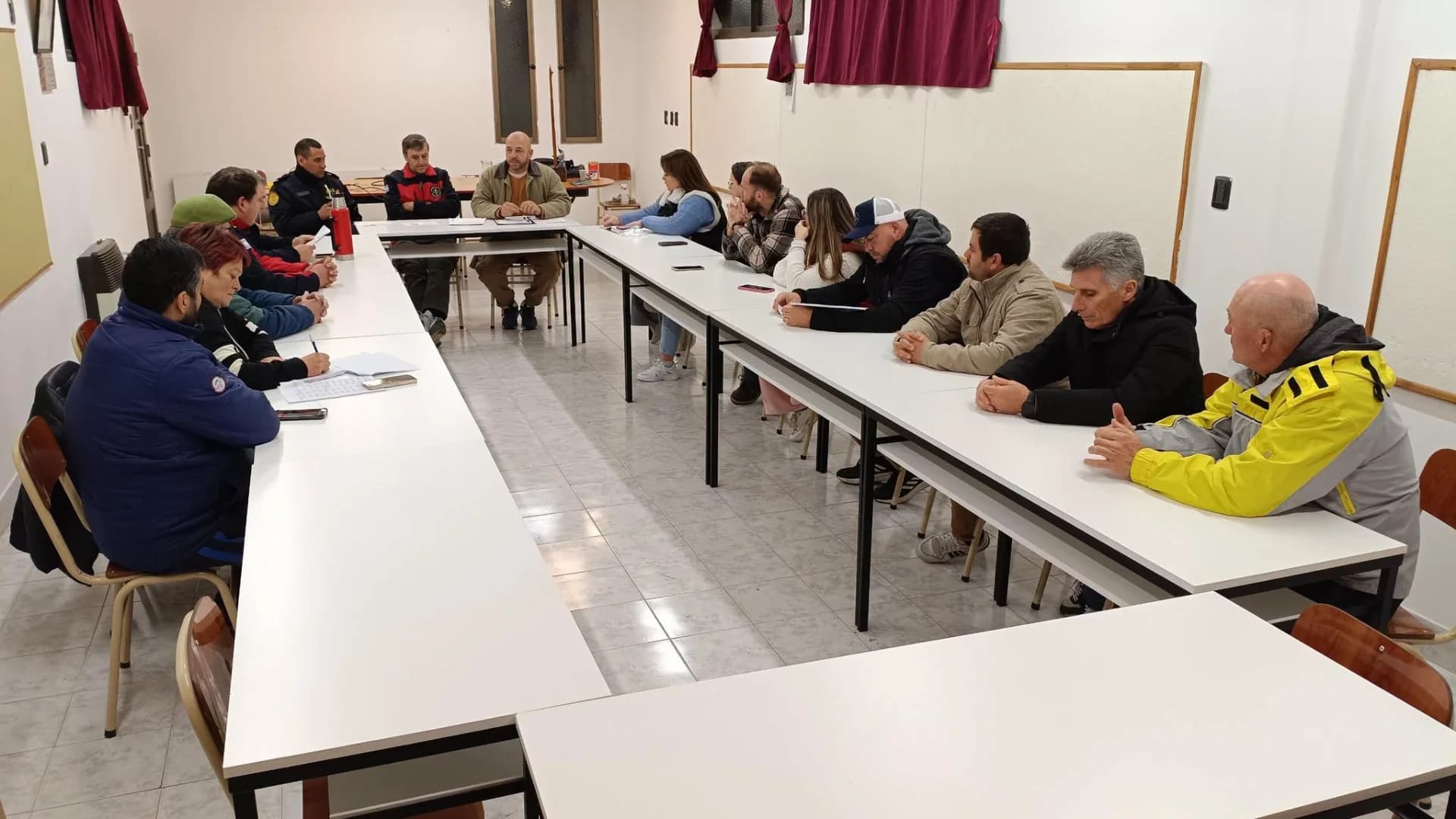 Defensa Civil de Crespo coordinó acciones para fortalecer la respuesta ante emergencias - imagen de origen