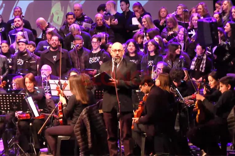 “Pinceladas de Rock” recreó clásicos nacionales en espectáculo coral y sinfónico: videos - imagen de origen