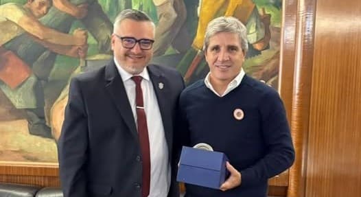 Por el puente Monte Caseros-Bella Unión, el intendente de la ciudad correntina se reunió con el ministro Caputo - imagen de origen