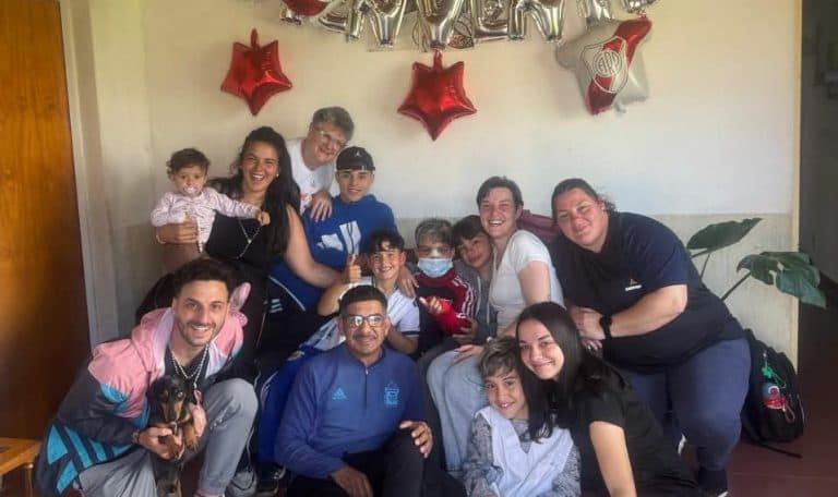 Juanse volvió a casa y su pueblo lo recibió con una alegre caravana - imagen de origen