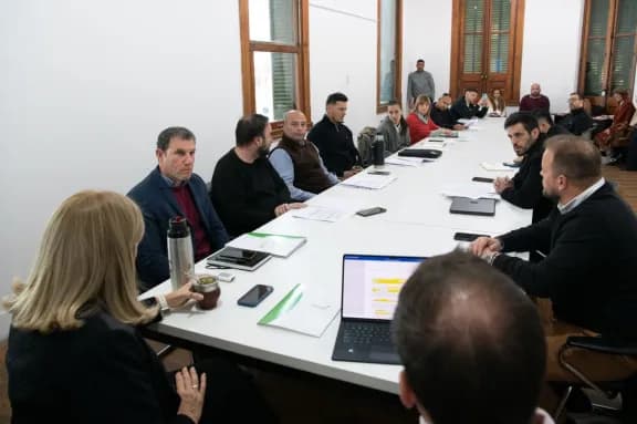 Romero destacó que el transporte público de Paraná se financia con recursos propios y un pequeño aporte de provincia - imagen de origen