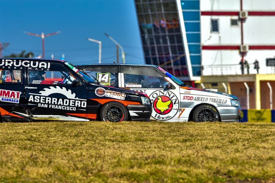 Miles de personas asistieron a "La Carrera Del Año"; El Gran Premio Río Uruguay Seguros. - imagen de origen