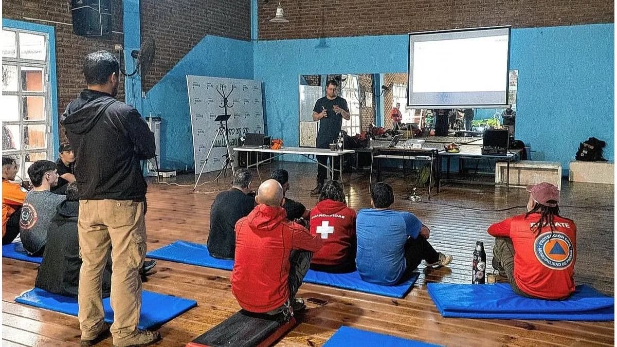 Paraná fortaleció la capacitación en Protección Civil e incorporó tecnología para anticipar riesgos - imagen de origen
