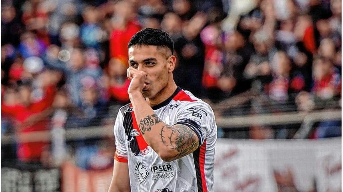 Hernán Rivero marcó el primer gol de Patronato en el Grella.