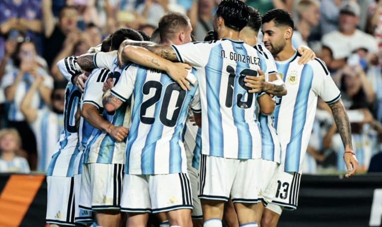 Este viernes: Argentina enfrenta a Cabo Verde y busca un lugar en los octavos del Mundial - imagen de origen
