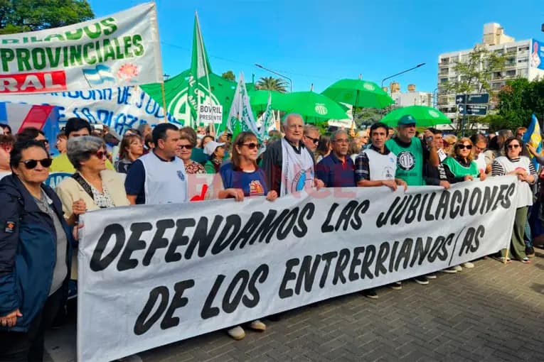 El Gobierno afrontará una semana clave por la reforma previsional y la paritaria docente - imagen de origen