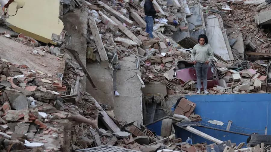 Último balance oficial de víctimas: aumentan a 1.430 la cifra de muertos por el terremoto en Venezuela | Análisis - imagen de origen