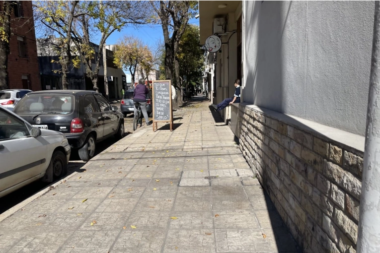 Inspección General reordena la cartelería comercial en la vía pública - imagen de origen