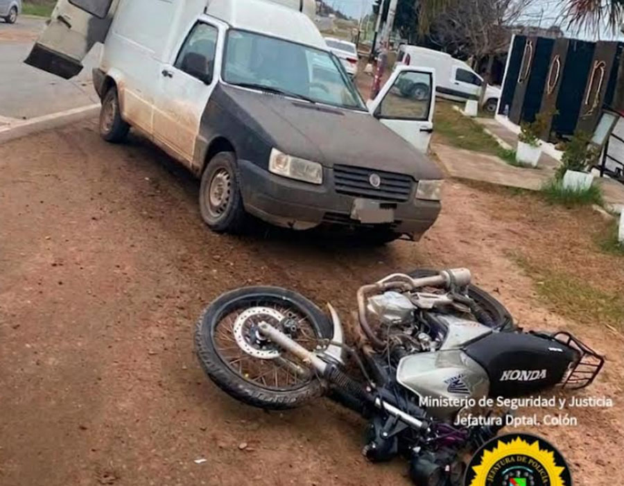 Accidente en San José: Motociclista sufrió fracturas tras chocar con una furgoneta - imagen de origen