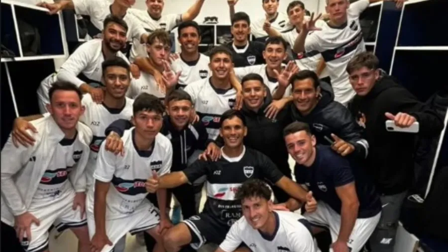 Universitario ganó y recuperó la cima de la Liga Paranaense | Análisis - imagen de origen