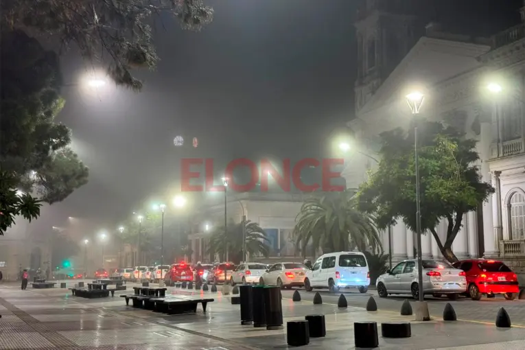 Alerta violeta por niebla en Entre Ríos: advierten por "bancos persistentes" este martes - imagen de origen