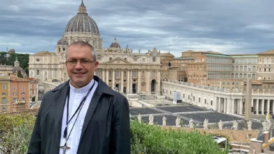 Diálogo con monseñor Mauricio Landra, obispo auxiliar de Mercedes-Luján: “Para dialogar hay que escuchar” | Análisis - imagen de origen