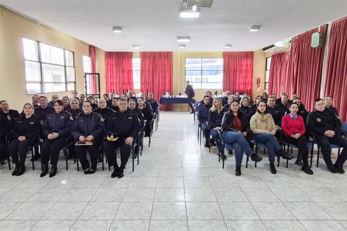 Capacitaron a personal de salud policial en herramientas para prevenir el suicidio - imagen de origen