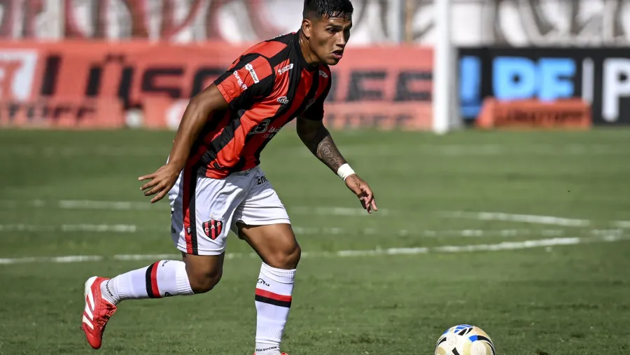Primera baja del invierno en Patronato: Agustín Araujo rescindió su contrato | Análisis - imagen de origen
