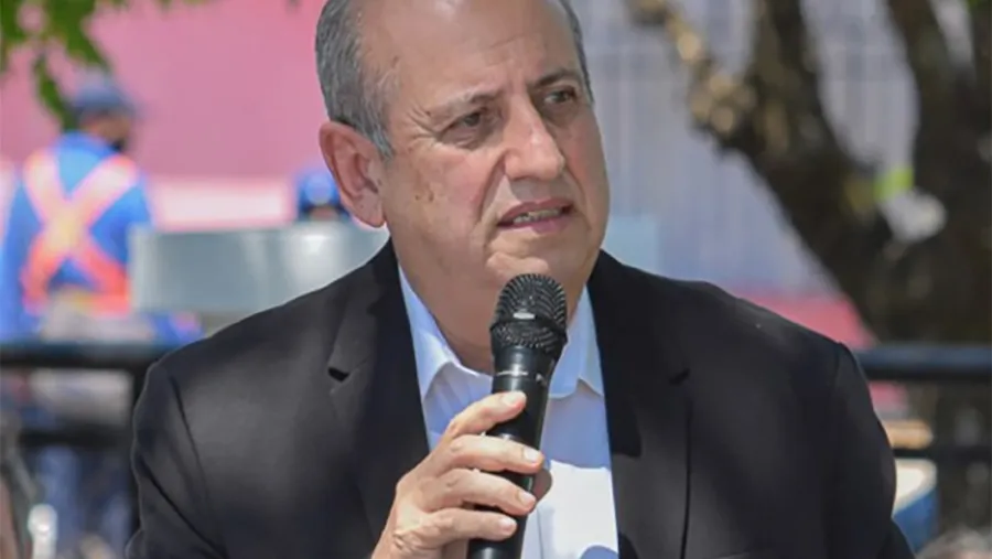 Rossi anunció su candidatura a gobernador y que contratará a la firma Kroll para investigar a opositores | Análisis - imagen de origen
