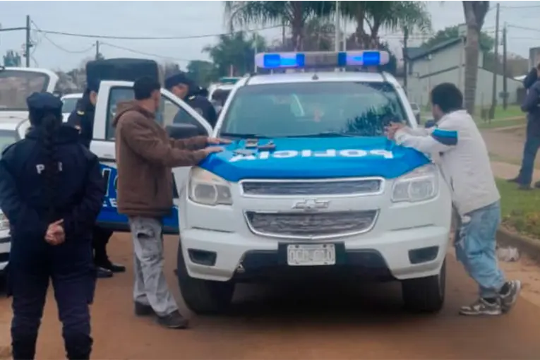 Secuestraron armas, marihuana y un auto tras disturbio en la vía pública: conducía con 3,77 g/L - imagen de origen