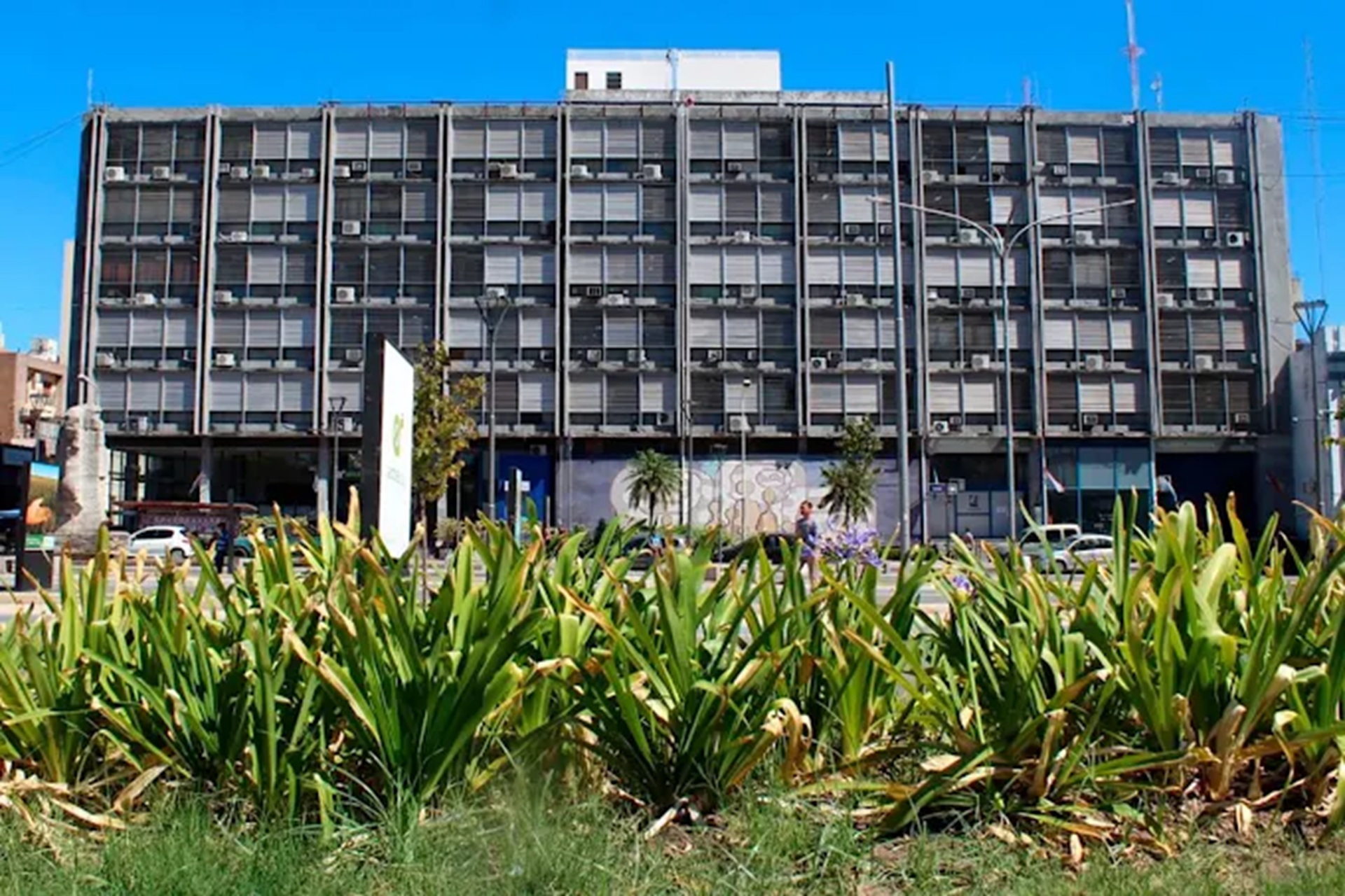 Paro docente: el CGE asegura que el 73,5% de los docentes entrerrianos asistió a las escuelas - 7PAGINAS - imagen de origen
